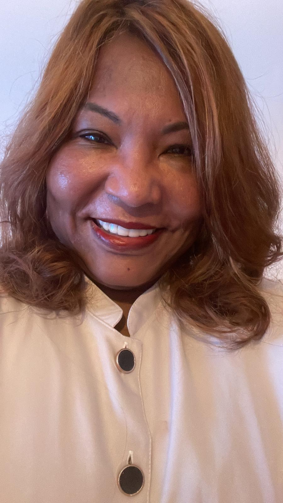 Dra. Valéria Cecília Carneiro de Almeida